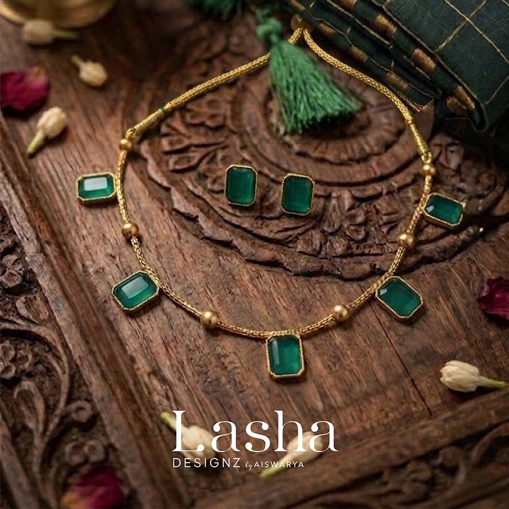 Avani Pacha Pendant Necklace Set