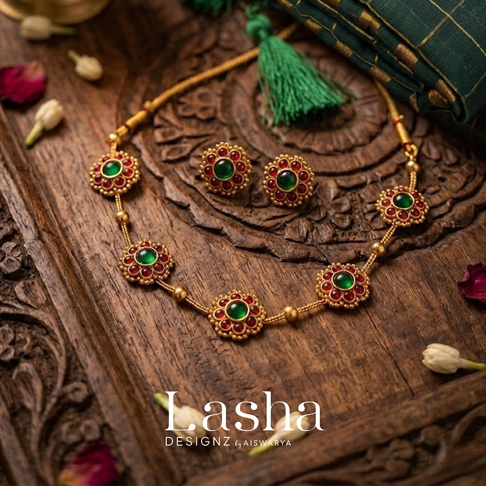 Emerald Pushpa Necklace